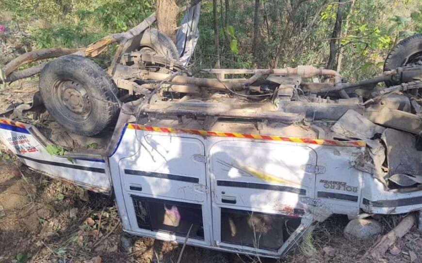 बैतडी जीप दुर्घटनामा एककाे मृत्यु, आठ घाइते (नामावली सहित)