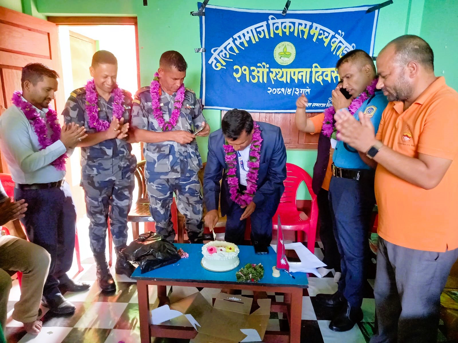 विभिन्न कार्यक्रम गरी मनाइयो दलित समाज बिकास मञ्चकाे २१ औँ वर्षगाँठ