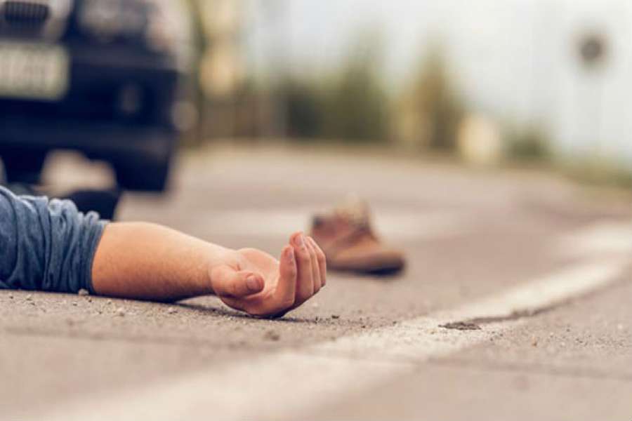 बैतडीमा बसको ढोकाबाट खसेर एम जना गम्भीर घाईते