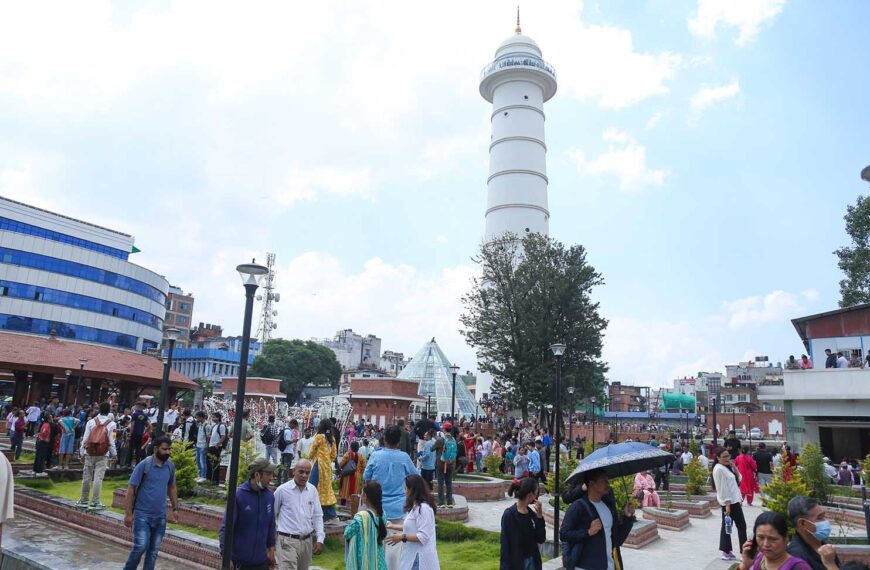 धरहरा चढ्नेको अत्यधिक भिड