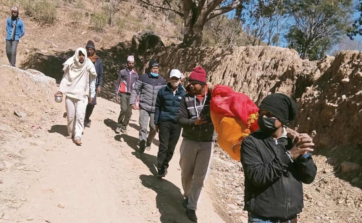 समाजमा जरा गाडेको जातीय विभेद : दुई दिनपछि उठ्यो माना टेलरको शव