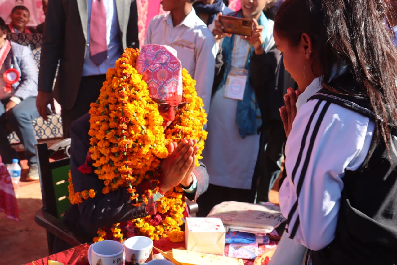 कुलाउ माविका प्रधानाध्यपक मंगोलाको विदाइले भावुक बनाएको कुलाउ