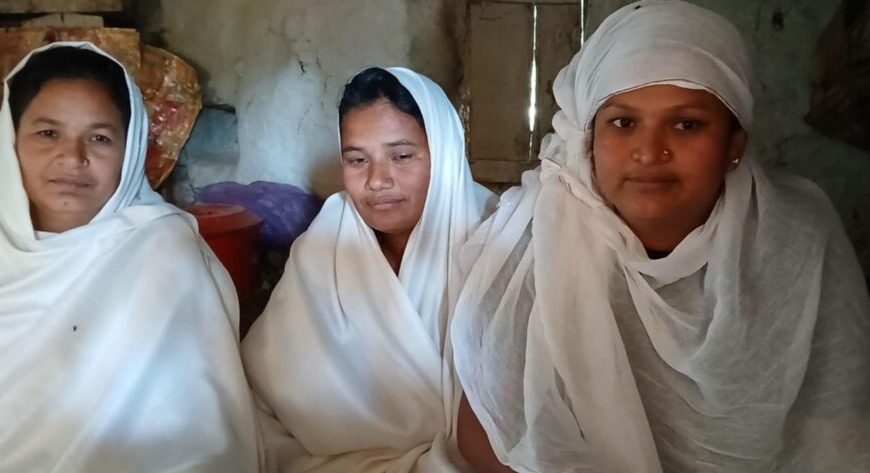 डडेल्धुराकी तीन छोरी आमाको काजकिरिया गर्दै