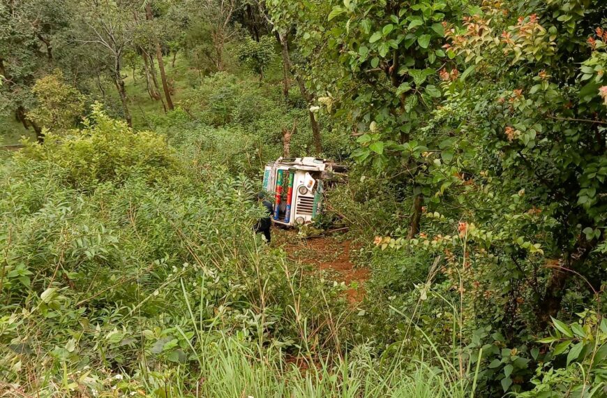 बैतडीको शाहीलेक नजिक जीप दुर्घटना हुँदा १२ जना घाइते
