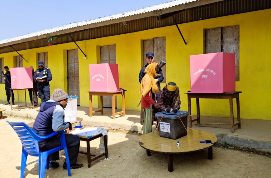 बैतडीमा शान्तिपूर्ण मतदान जारी, २८ हजार बढी मत खसे