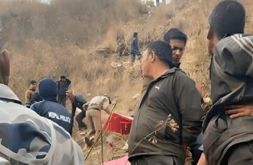 निर्वाचनका लागि सवार गाडी दुर्घटनामा एक सुरक्षाकर्मीको मृत्यु