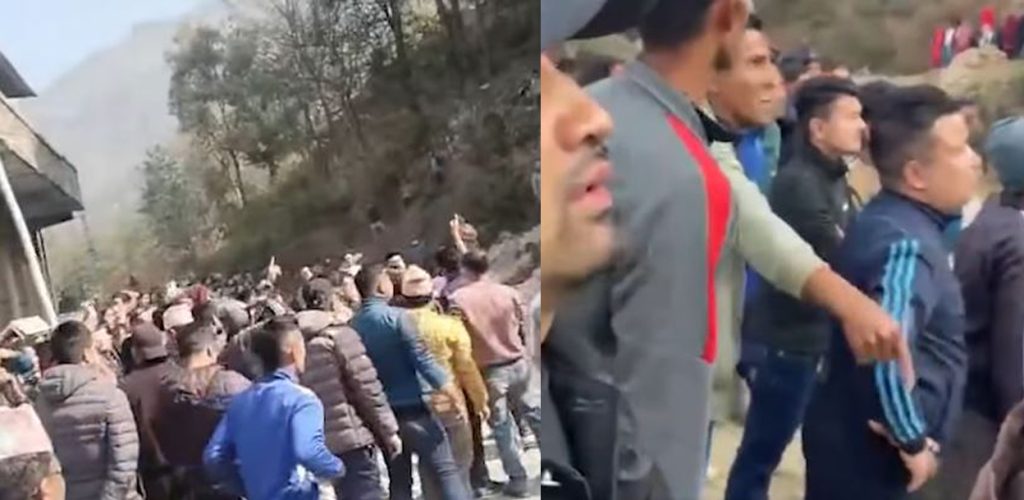 दोलखामा मतपत्र लुटियो