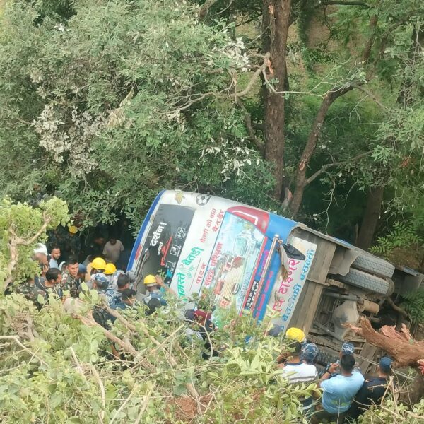 बैतडीमा बस दुर्घटना एक को मृत्यु दश घाइते