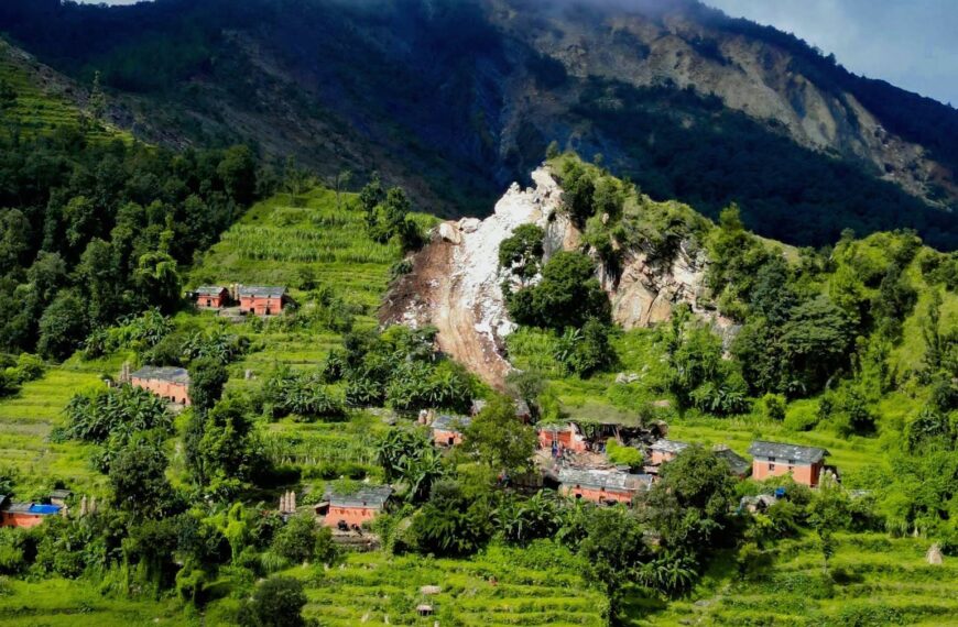 पहिरोले बैतडीको लामुनीगाउँ जोखिममा