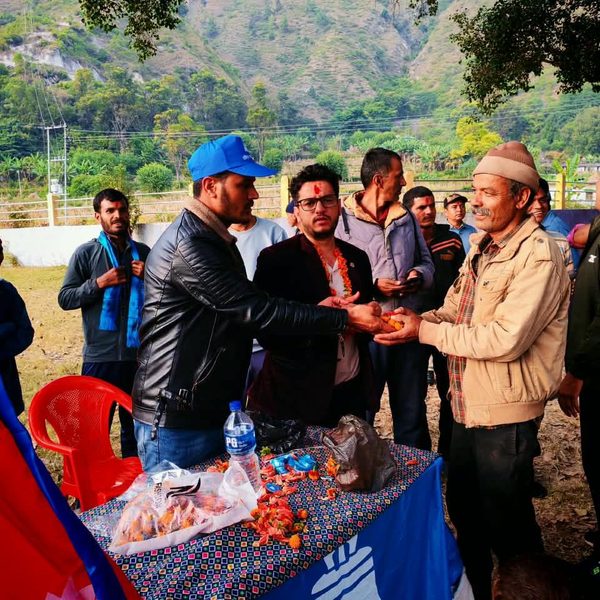 बैतडीमा रास्वपा प्रवेश गर्नेको लहर